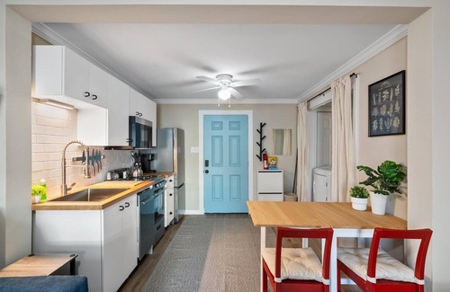 Fort Worth House | Magazine-Worthy Cowtown Bungalow. Pet-Friendly!