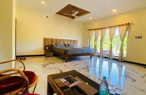 Haliyal Hotel | Magenta Resort