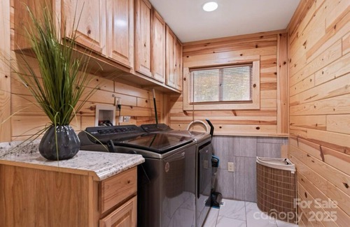 Maggie Valley House | Maggie Central Charming 2-bedroom 2 Full Bath house in Maggie Valley with AC
