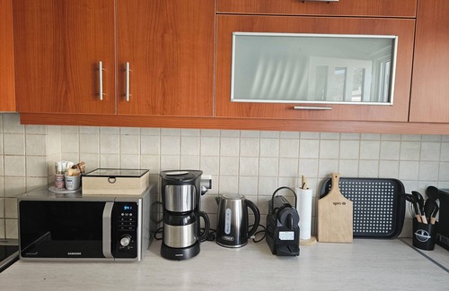 Loutraki-Agioi Theodoroi Apartment | Maggie's Blissful Escape,90m2 sunny flat just 4-minute walk from the beach/city.