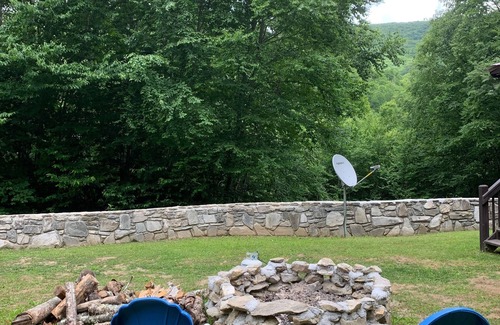 Cranberry Falls Cabin | Maggie Valley Cabin off the Blue Ridge Pkwy.