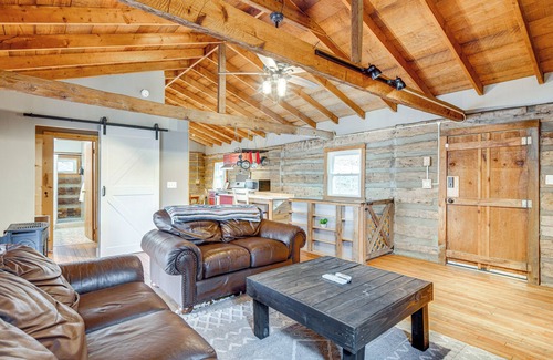 Cataloochee Ranch Cabin | Maggie Valley Log Cabin: Deck + Mountain Views!