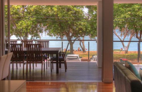Horseshoe Bay Apartment | Maggies Beachfront Apartment 10
