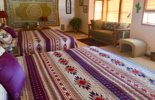 Lazear House | Magic Mesa Ranch {PrivateSuite} Near Black Canyon