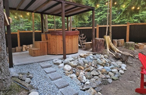 Sunshine Valley Cabin | Magic Mushroom A-Frame Cabin with wood-burning hottub