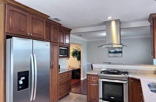 Lewisville House | Magic Oasis, Pool, Pavilion on large lot, Fantastic View, Sleep 16nn