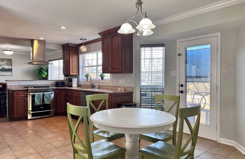 Lewisville House | Magic Oasis, Pool, Pavilion on large lot, Fantastic View, Sleep 16nn