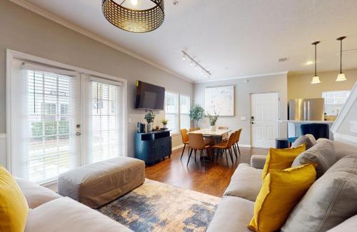 Kissimmee House | Magic Story Waves