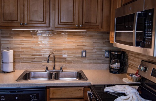 West Kissimmee Resort | Magic Tree Resort 1 Bedroom - Close Proximity to ALL Theme Parks