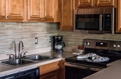 West Kissimmee Resort | Magic Tree Resort 2 Bedroom - Close Proximity to ALL Theme Parks