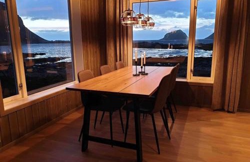 Vestvagøy House | Magic views and walking distance to best beaches