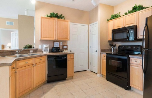 Loughman Condo | Magical 2 Bedroom, 2 Bathroom Condo in Terrace Ridge - Only Minutes from Disney!