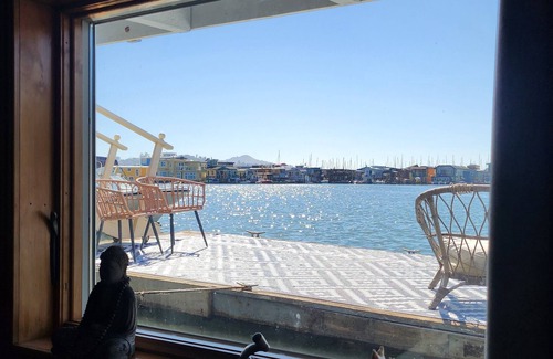 Marin City Boat Rental | Magical 3-bedroom houseboat in Sausalito with kayaks, sauna, and fantastic views