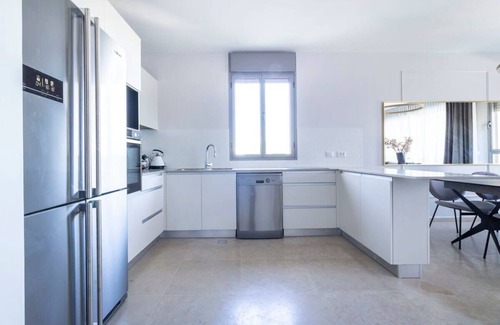 Musrara Apartment | Magical 4BR/Parking with amazing view, city center