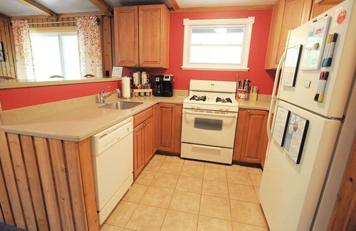 Locust Lake Village Cabin | Magical 5BR Cabin, Steps to Lake & Pet-Friendly - 2 Kitchens and Living Rooms!