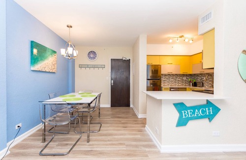 West Avenue Condo | Magical Bay & Skyline Views at Flamingo South Beach