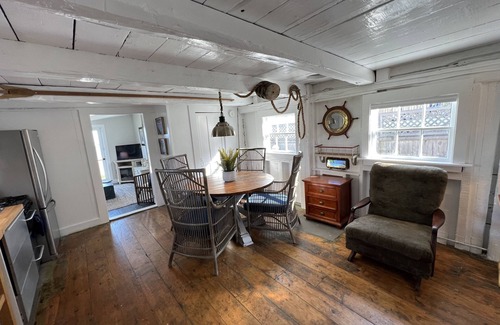 Commercial Street Cottage | Magical Beachfront Cottage