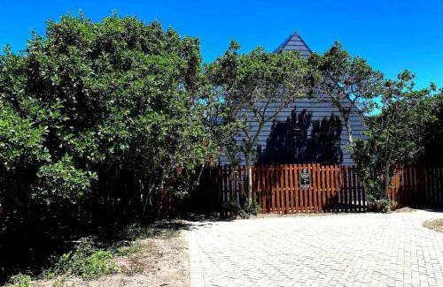 Van Dyks Bay Apartment | Magical Cabin in the Woods
