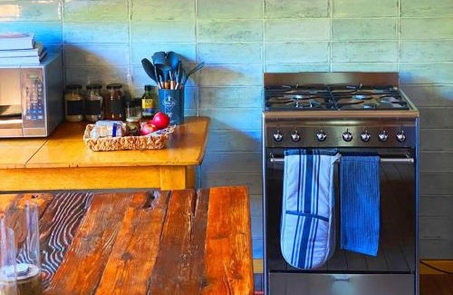 Van Dyks Bay Apartment | Magical Cabin in the Woods