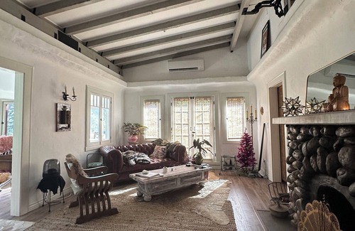 Topanga Other | Magical Castle with 2 bedrooms and WiFi, fitness room in perfect Topanga