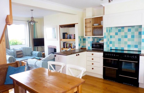 Fowey Cottage | Magical Cornish Cottage & Garden. Stunning Views of River Fowey & Church