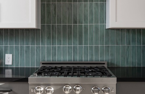 Oak Park House | Magical Downtown Oasis with Deck, Pergola, AC - 3 min to State St ● Pet Friendly