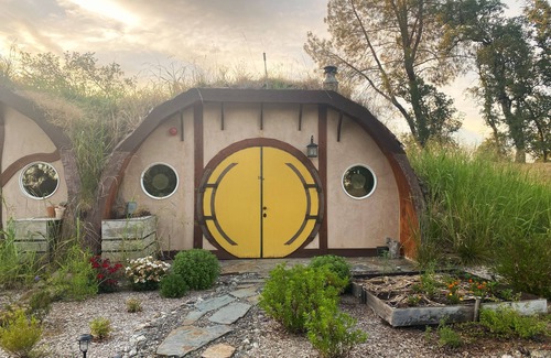 Bella Vista House | Magical Hobbit Hole and Second Breakfast