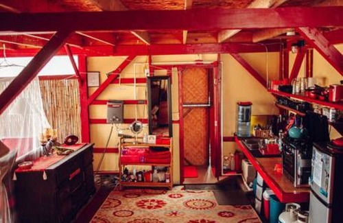 Kalapana Cottage | Magical Lava Temple Eco-Retreat w Volcano Views and Black Sand Beaches
