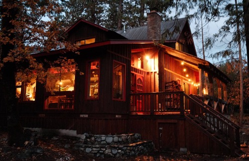 Sierra City Cabin | Magical Lost Sierra Bungalow! Dog friendly, mountain paradise!