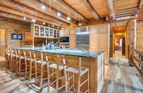 Drayton Plains Cottage | Magical Metamora Cottage w/Fire Pit, Pond, Deck!