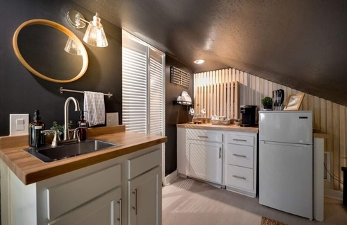 Riverside Apartment | Magical Midsummer Night Glamping Loft w Bikes