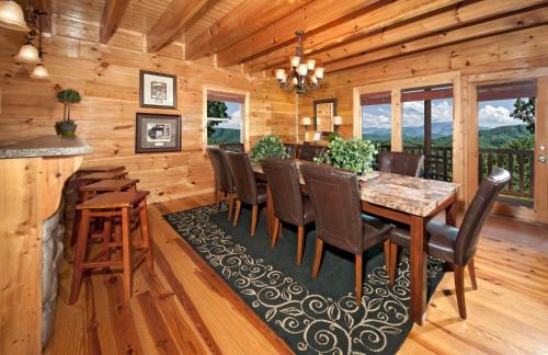 Gatlinburg - Pigeon Forge Villa | Magical Moose, 7bdrm 7bath, Specials, Free Tickets, Elevator, Hot Tub