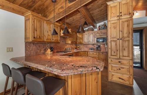 Aspen Condo | Magical mountain escape tucked on the slopes of Aspen Mtn. pool/parking/wifi