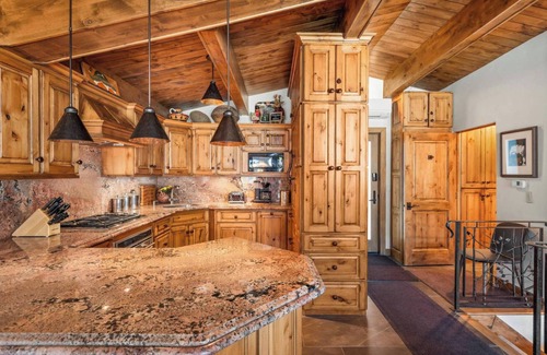 Aspen Condo | Magical mountain escape tucked on the slopes of Aspen Mtn. pool/parking/wifi