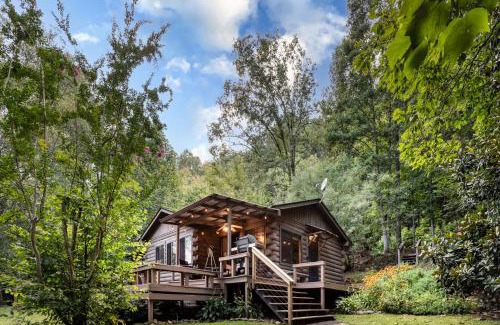 Mineral Bluff House | Magical Mountain Riverfront Retreat near Blue Ridge Georgia with Unforgettable Views!