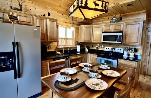 Bryson City Cabin | Magical Mtn Views/Hot Tub-Hiking/Fishing/NOC 5 min