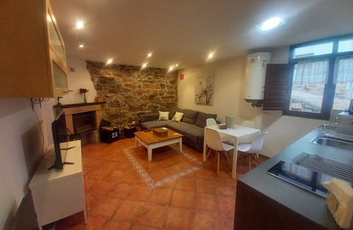 Santa Maria House | Magical Place, Ideal Couples: Jacuzzi, Mountains, Barbecue And Fireplace