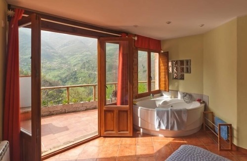 Santa Maria House | Magical Place, Ideal Couples: Jacuzzi, Mountains, Barbecue And Fireplace