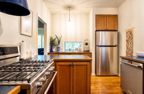 North Creek House | Magical Private House in Forest w/Hot Tub. Near Wineries!