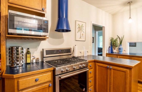 North Creek House | Magical Private House in Forest w/Hot Tub. Near Wineries!