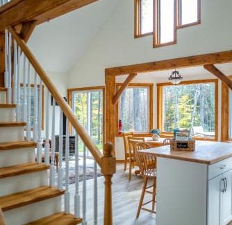 Newfane House | Magical Retreat Cottage, Autumn Colors and Waterfalls - Vermont Getaway