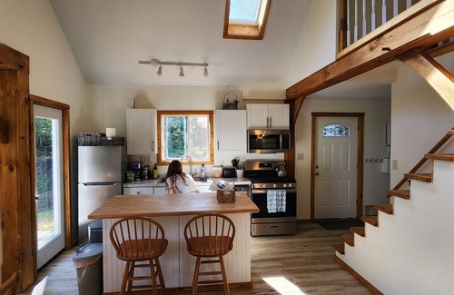 Newfane House | Magical Retreat Cottage - Brilliant Autum Colors and Waterfalls - Extreme Peace