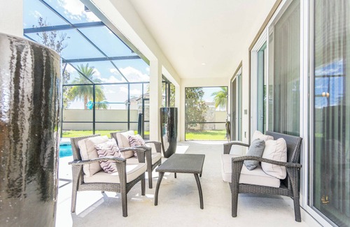 Kissimmee House | Magical Retreat: Luxurious Home Near Disney World