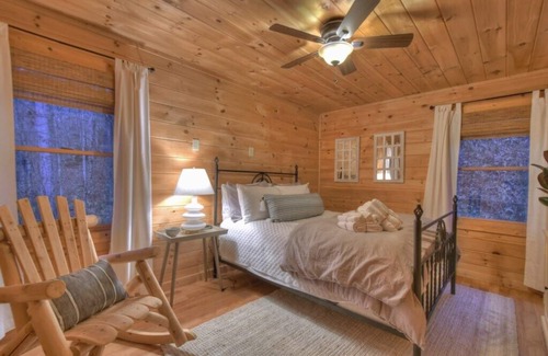 Fry Cabin | Magical Setting & Fisherman's Paradise!
