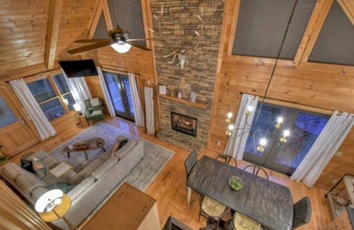 Fry Cabin | Magical Setting & Fisherman's Paradise!