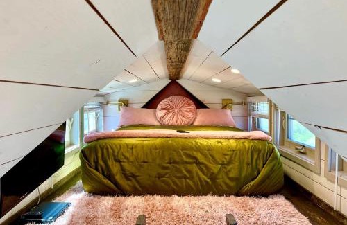 Virgin House | Magical Tiny House with a Hot Tub for Zion National Park Getaways