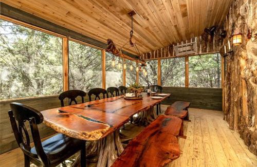 Dennis House | Magical Treehouse with Slide by Brazos River for Family Glamping Adventures in Texas