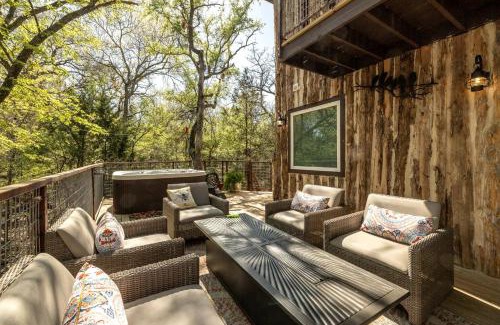 Dennis House | Magical Treehouse with Slide by Brazos River for Family Glamping Adventures in Texas