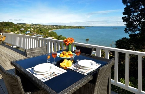 Coopers Beach House | Magical views and easy stroll to beach