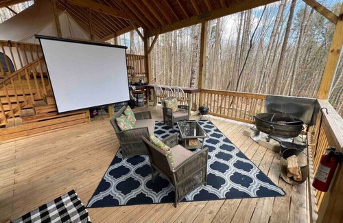 Traphill RV Rental | Magical Woodsy Glamping minutes from Stone Mountain, NC